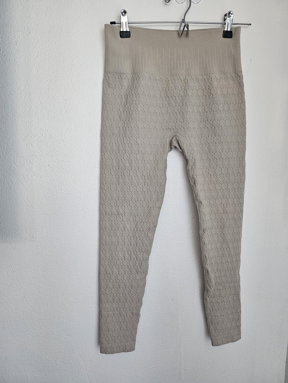 JoyLab Beige Textured High-Waist Ankle Leggings